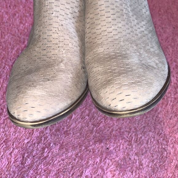 Lucky Brand Baley Ankle Booties - Picture 8 of 8